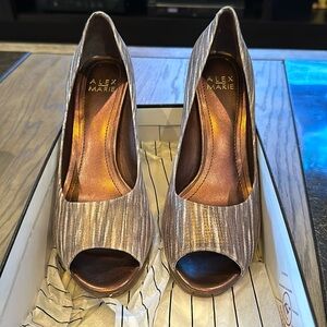 Ladies’ Heels open toe